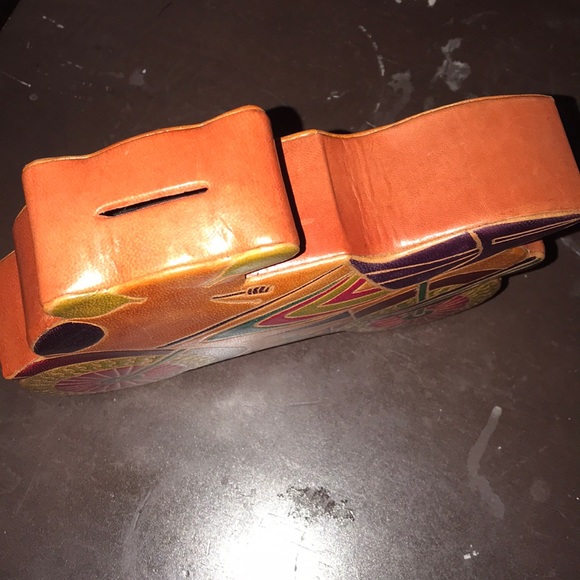 Leather motorcycle coin bank - Picture 2 of 8